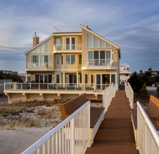 Luxury Oceanfront House! Pool+Jacuzzi facing the Ocean,call for Last min deals!!