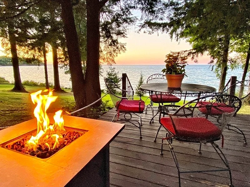 Pine Cottage - Beautiful direct lakefront cottage located in Sodus, NY, with full amenities