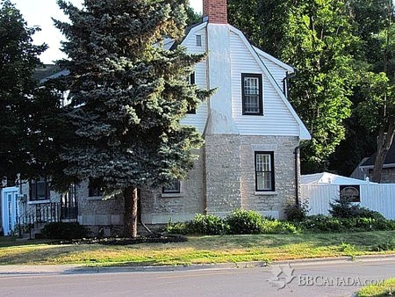 St. John’s Inn and B&B, Victorian Charm in East Hill Near Downtown Belleville