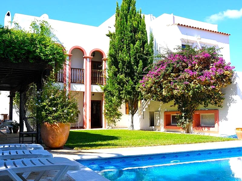 Fantastic family villa in a quiet location with a spectacular outside area