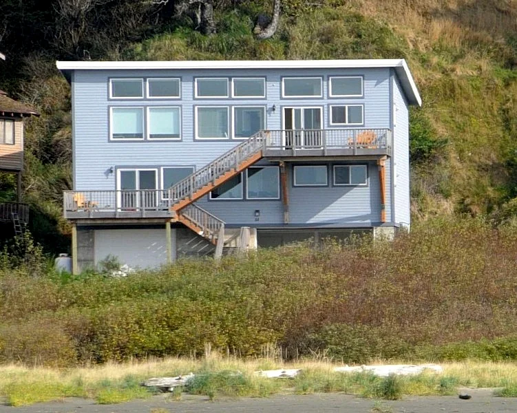 Oceanfront Retreats and Reunions, panoramic view! up to 24 People! New elevator!