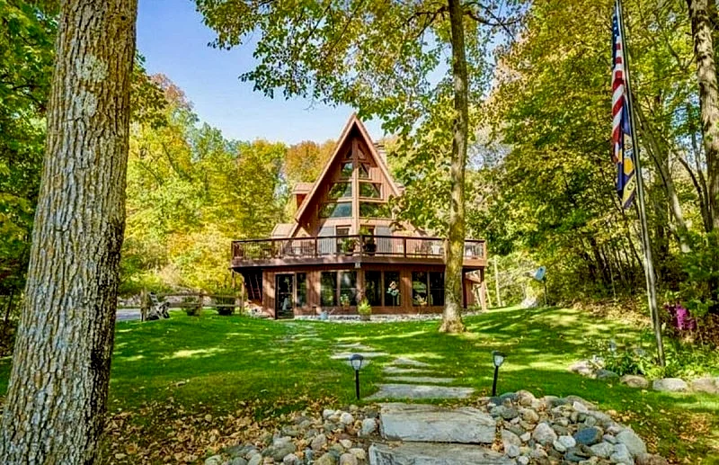 Chalet-Style Architectural Home on Star Lake - Crosslake