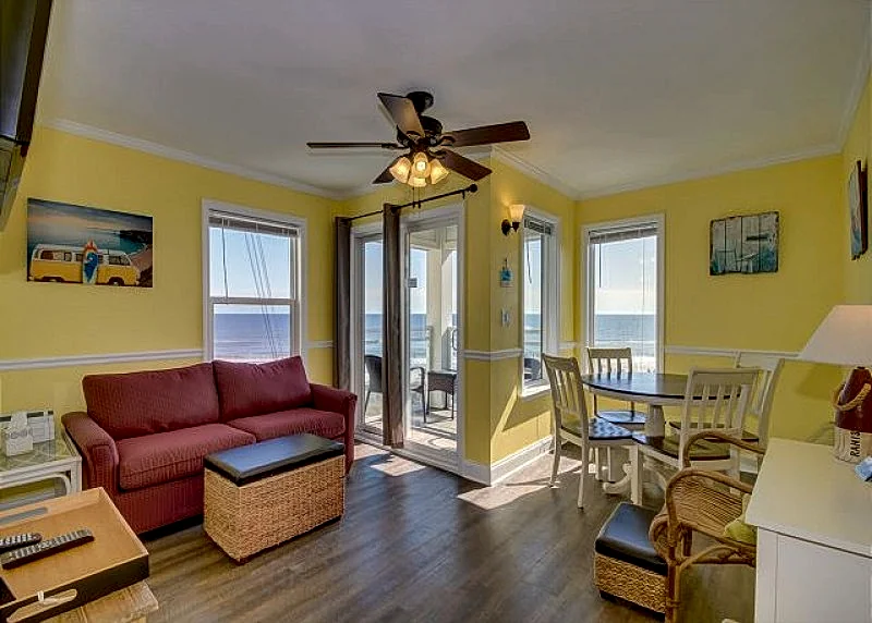 Newly renovated, 3rd floor, oceanfront condo + FREE DAILY ACTIVITIES