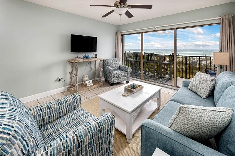 ETW 1006: Beautiful ground floor unit with unforgettable view!
