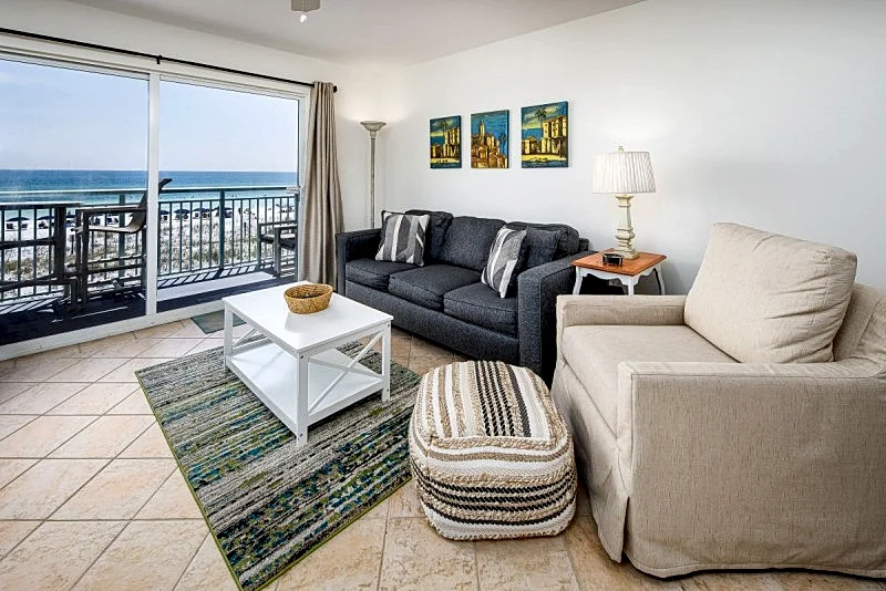 Pelican Isle 214: VISIT the COAST with the MOST! Stylish BEACH FRONT, pool!