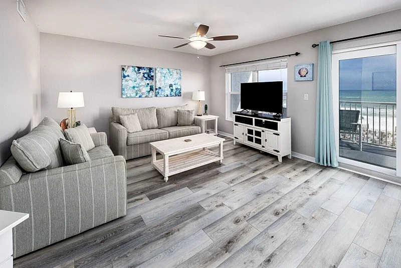 I.B.R 3002: Recently Updated 2 Bed/2 Bath Beach-Front Condo - Wifi/Internet