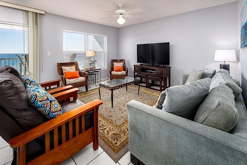 Islander 4008: Posh & Polished- 2 KINGS -Bold colors, comfort, views