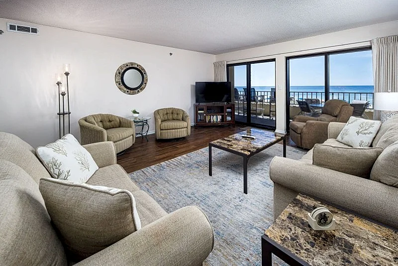 Surf Dweller 208: Large beachfront - WiFi, balcony, tennis, Free Beach Chairs