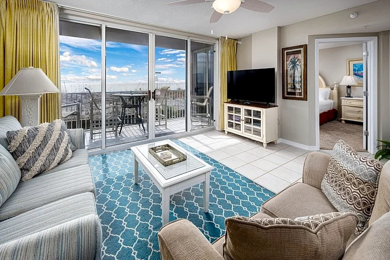 Island Princess 202: Impressive Beachfront Condo, WIFI, BEACH SVC, KEYLESS