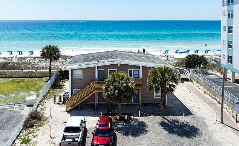 C.B.H. B: Ground Floor, Steps From The White Sand and Emerald Waves!