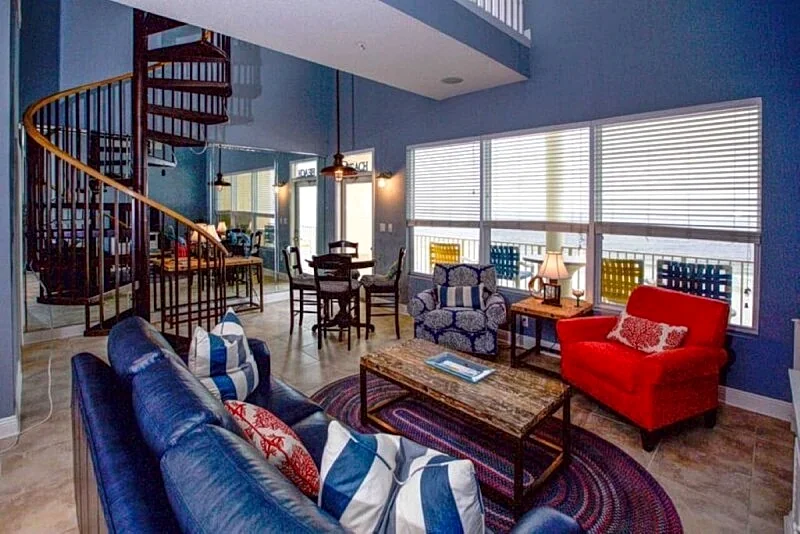 BLUE DOLPHIN PENTHOUSE LUXURY 3 BDR 3 BA message for discounts November December