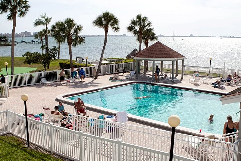 Beautiful Beachfront Condo - Available May1 to Dec 1 2024