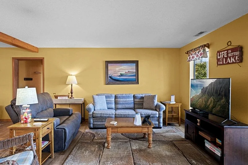Loan Oak Point 05 - A Vintage Lake Vacation!