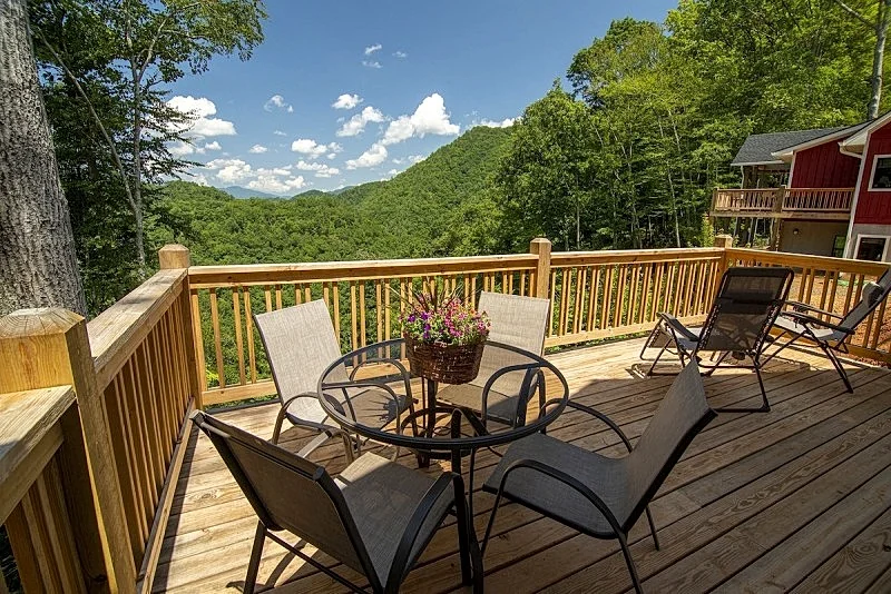 SkyView, Romantic Cabin Perched High Above a Secluded Trout Stream, Winter Rates