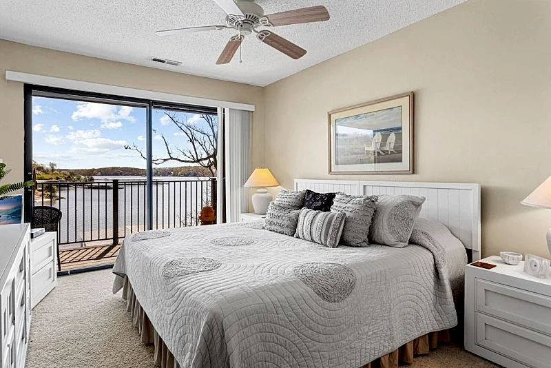 Water's Edge 22-2B Beautiful 3 Bedroom Waterfront Condo with Exquisite View!
