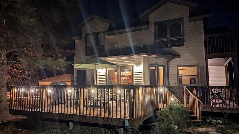 LAKEFRONT HOME ON CASTLE ROCK LAKE WITH PRIVATE PIER - PET FRIENDLY