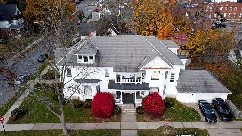 1st Class Rentals Munson Manor VII at Watkins Avenue