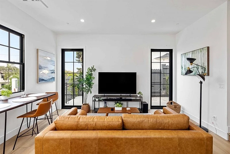 Modern Coastal Getaway, Remodeled 1-Bedroom in the Heart of Redondo Beach