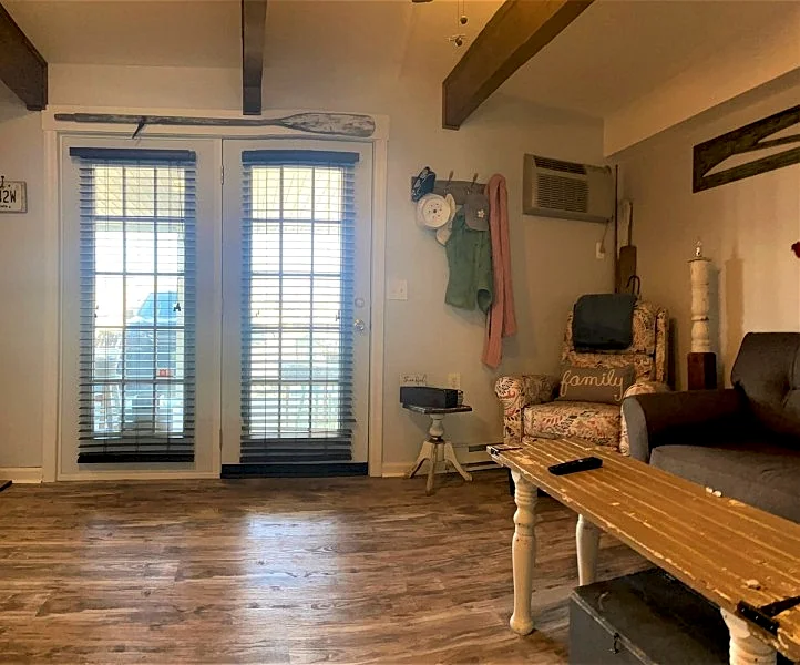 Lovely 2 bedroom Condo with Patio