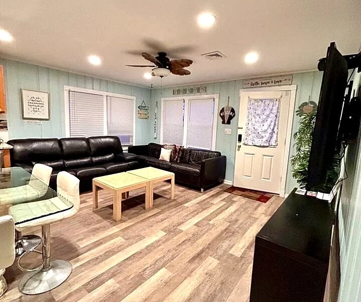 4-Bdrm, 2-bathrm Great Winter Rental pricing