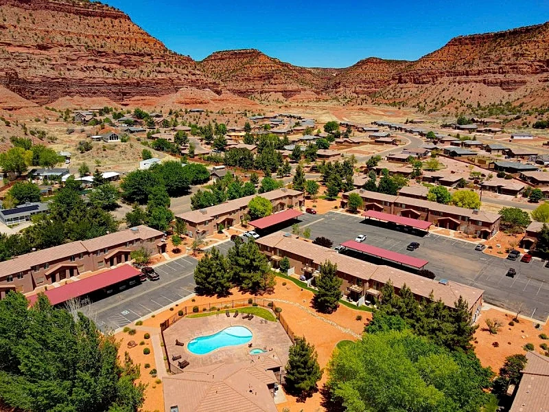 Modern Townhome Close to Zion, Bryce Canyon & Trails