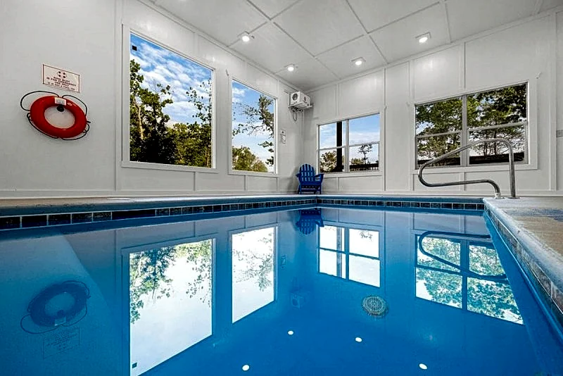 Red Sky Retreat Cabin w/ indoor pool, Outdoor Picnic/Firepit