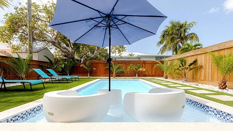 Vaca Vista 3 bed 3 bath pool and 2 jacuzzi`s 60 ft Dockage