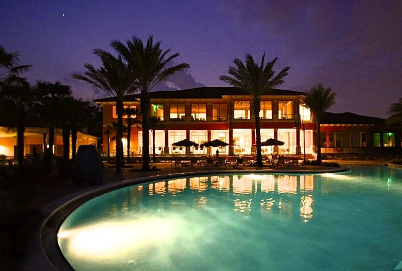 Spacious 4 BR unit with 2 King Size Ensuite BR , 3 Mi to Disney, Free WiFi