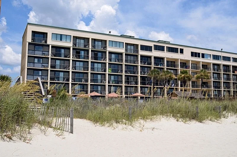 Penthouse Beach/ Ocean Front Unit, 2 Pools, 1mi walk to dwtn/shops