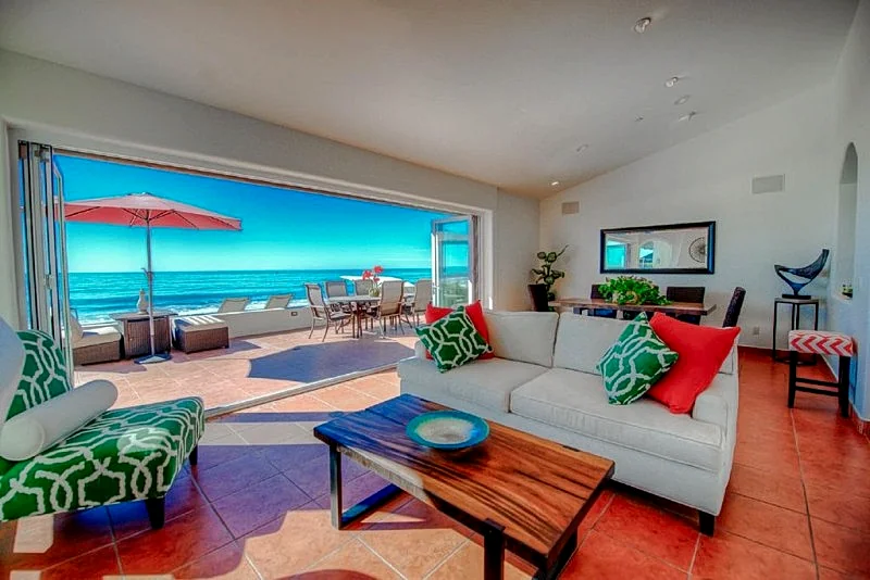 Beautiful Immaculate Oceanfront Home on Private Beach (Sleeps 10)
