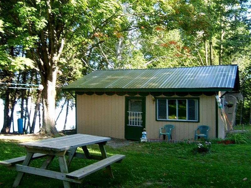 2-waterfront cottages together sleep10+ and have no other house in sight PRIVACY