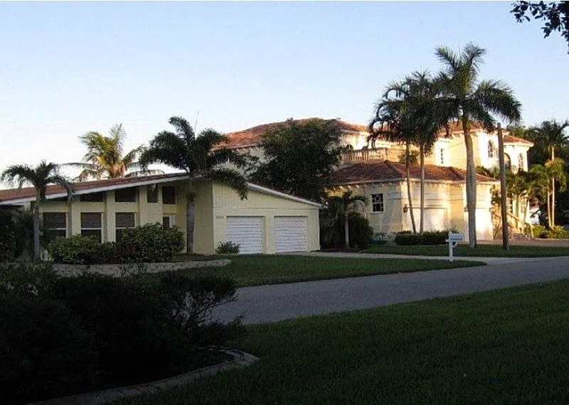 Large RiverFront Villa RIVERFRONT with heated Pool & Spa South SW Cape Coral