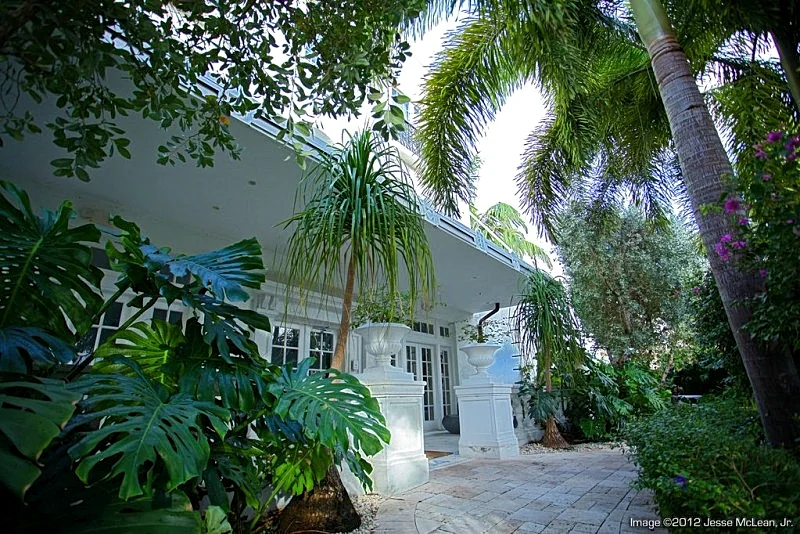 $95 Paradise! South of 5th Art Deco Condo, South Beach Miami's Best Neighborhood
