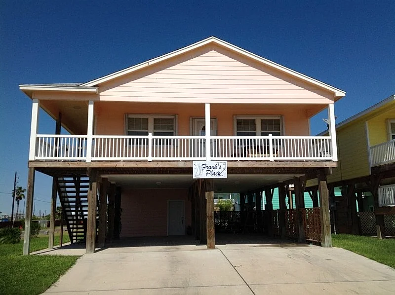 3Br/2Ba Minutes From Beach,Community Pool, Sleeps 9