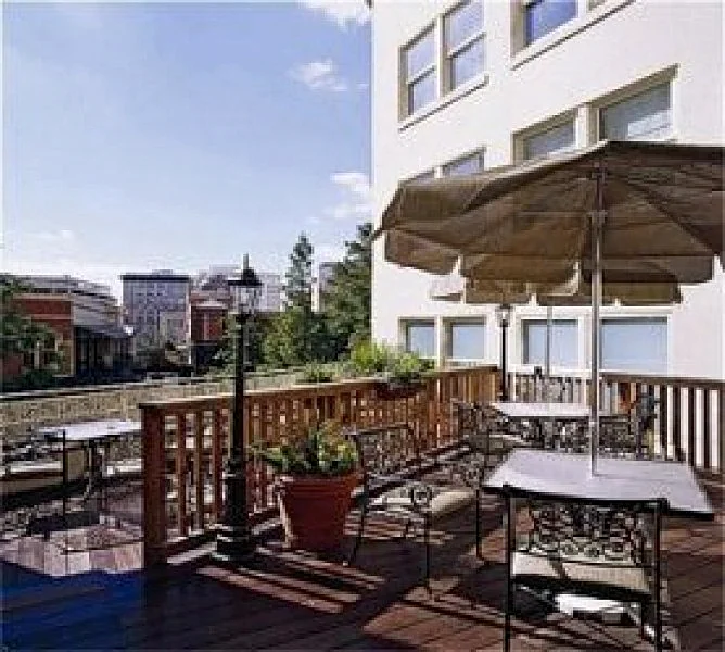 Wyndom Riverside suites