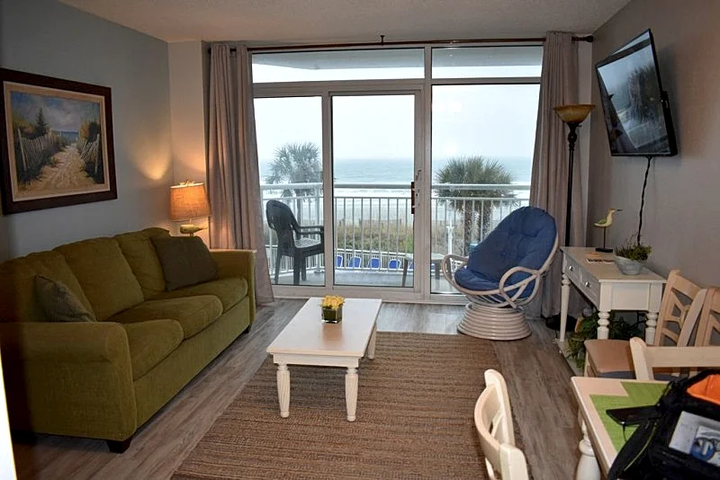 Awesome Direct Oceanfront 1 BR Condo Sleeps 4-8. Linens Included.