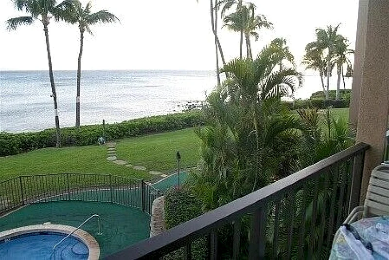 Quiet condo on the Ocean