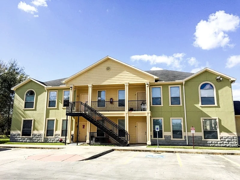 New Listing!! Newly furnished condo, I-10 West/Beltway 8, 4 bedrm 2 bath, 77080