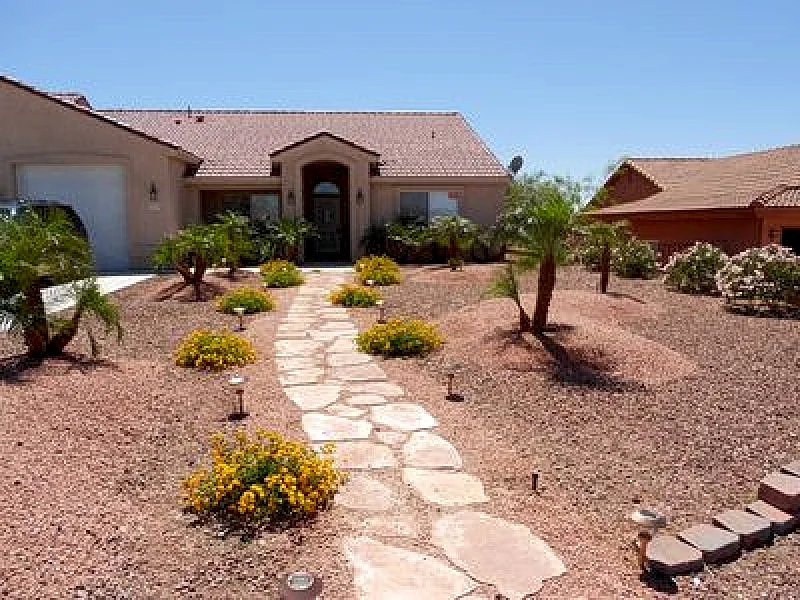Quiet and Spacious 4-br home - Safe Neighborhood - SNOWBIRDS WELCOME