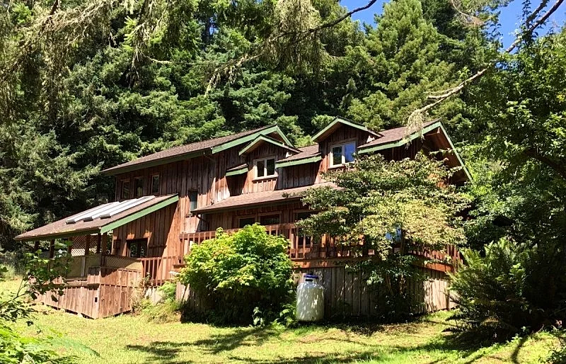 Redwood haven - ocean, redwoods and rivers nearby