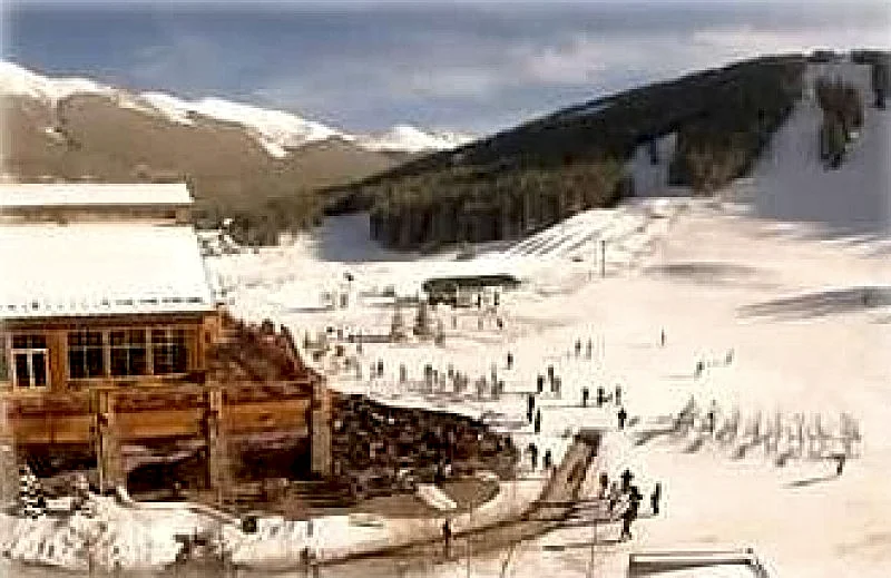 True Ski in and Ski Out Condo. Beautifully decorated with ski slope views.