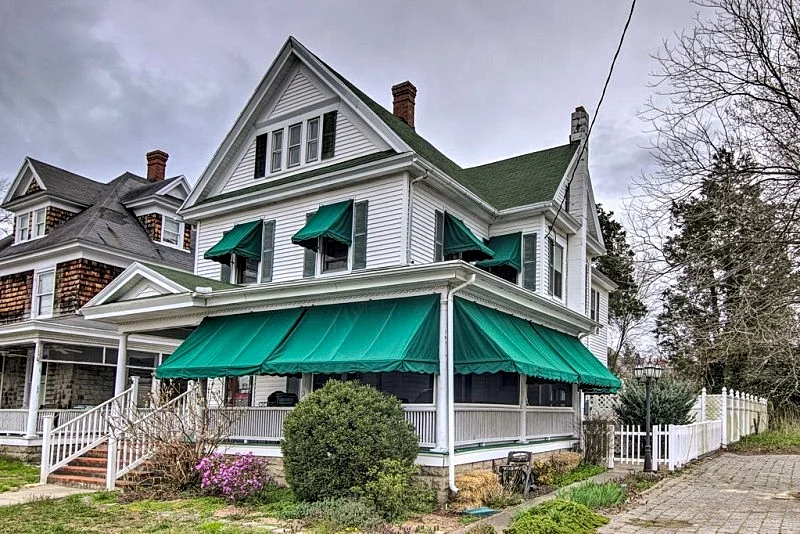 Cambridge Colonial Home, Walk to Town & Waterfront