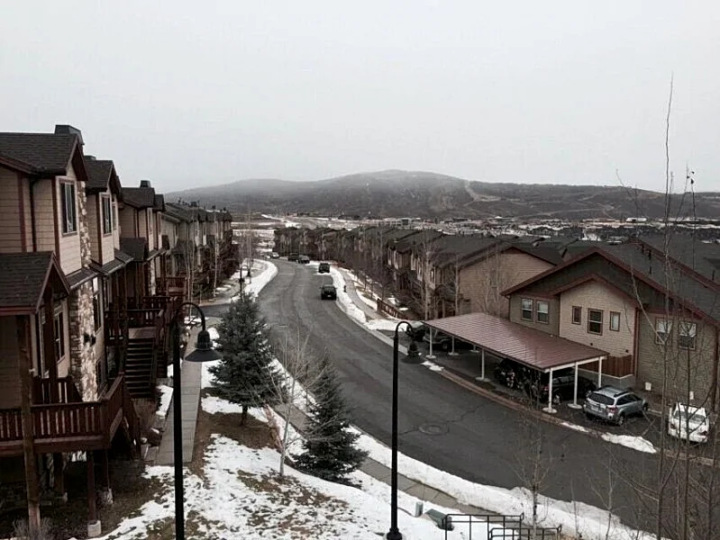 Park City Near Canyons Resort, Views, 3 HDTVs with Dish, BluRay, Hardwood Floors