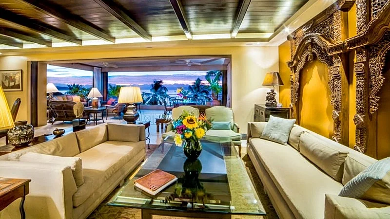 Beachfront Luxury Home • 281 5-star reviews • Great service & Exceptional value