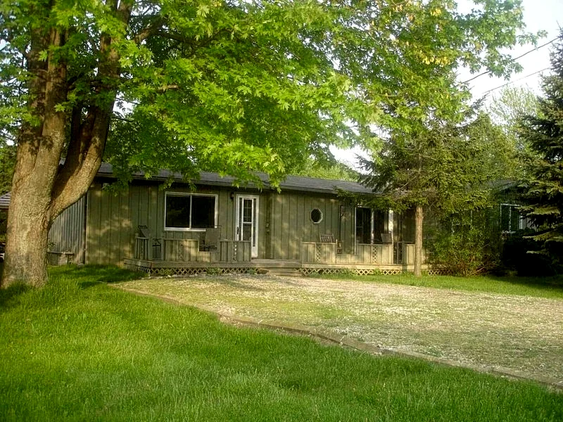 Greenlodge Cottage - Grand Bend, Ontario, Canada