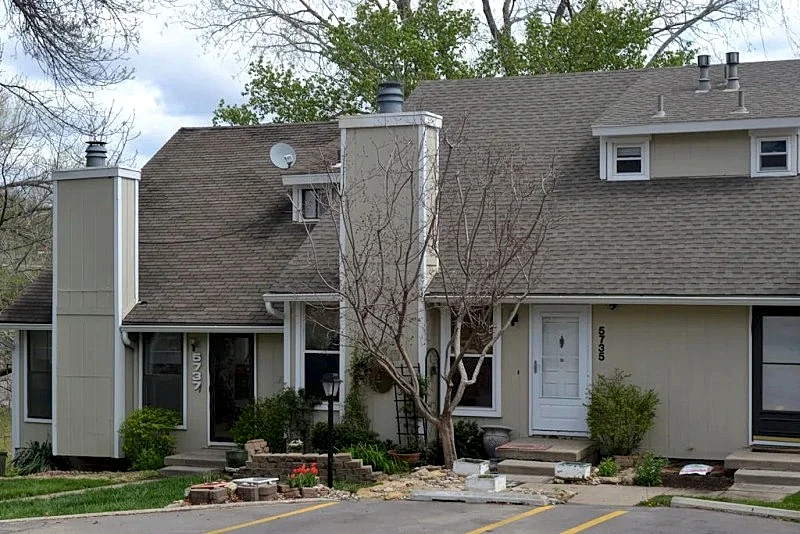 One Bedroom Town Home In Kansas City, Missouri