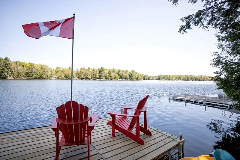 Beautiful Muskoka Lakefront Cottage #349, Bigwind Lake in Bracebridge, Ontario, Canada — photo 2