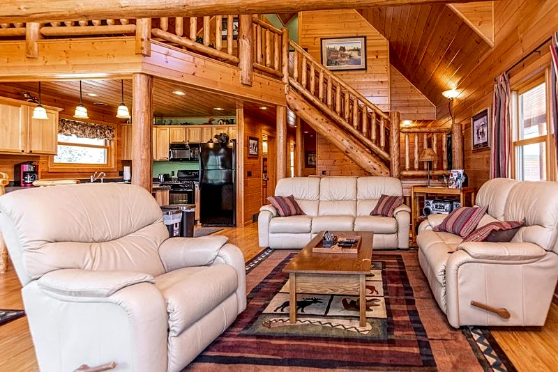 CUSTOM BUILT LOG HOME ON LAKE ARROWHEAD GOLF COURSE in Nekoosa, Wisconsin, United States — photo 5
