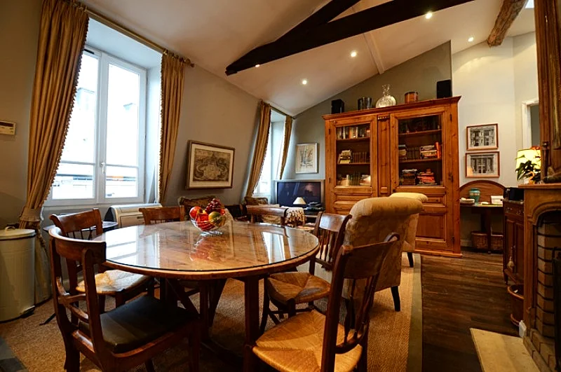 2 Bedroom Notre Dame HARPE in Paris, France — photo 3