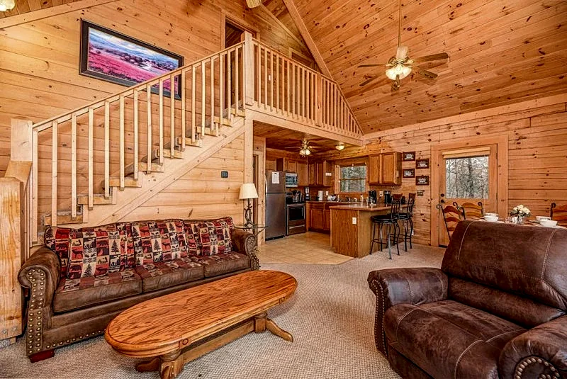 Gorgeous View Smoky Mountain Log Cabin WiFi, Hot Tub, Fireplace, Pool & Fishing in Pigeon Forge, Tennessee, United States — photo 4